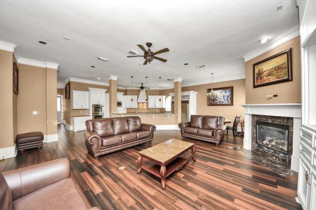 8930 Water Crest Trail, Richmond, TX 77469