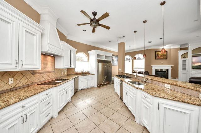 8930 Water Crest Trail, Richmond, TX 77469