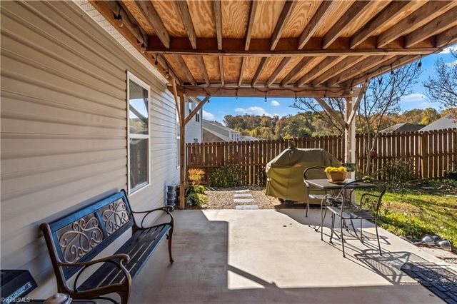 3109 Asheton Grove Court, Winston-salem, NC 27127