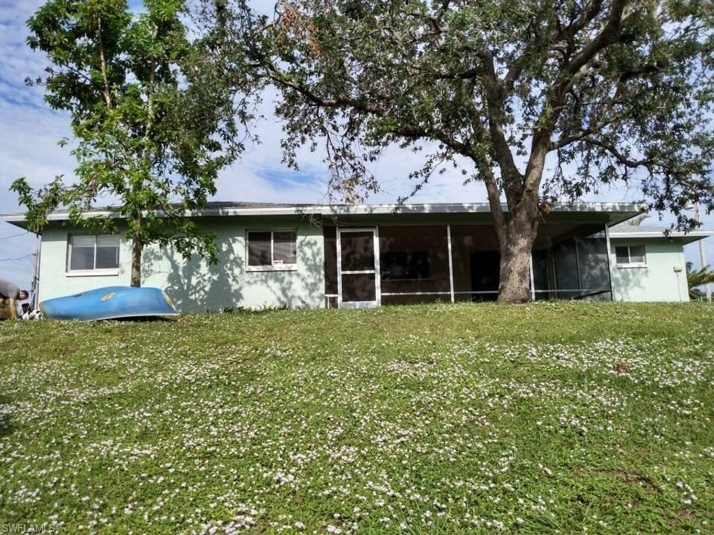 847 Hydrangea DR, NORTH FORT MYERS, FL 33903 — photo 4