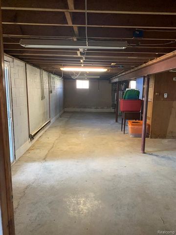 2300 S Baldwin Road, Lake Orion, MI 48360