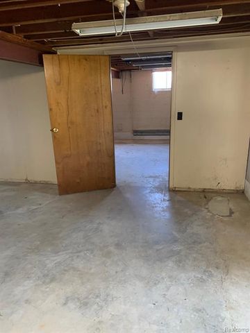 2300 S Baldwin Road, Lake Orion, MI 48360