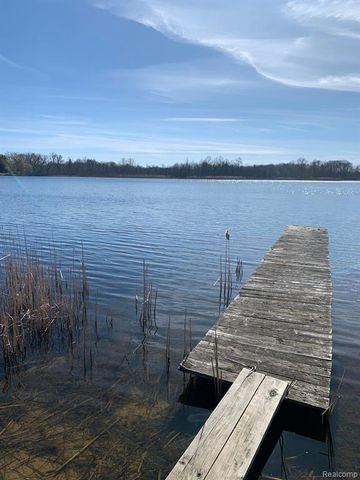 2300 S Baldwin Road, Lake Orion, MI 48360