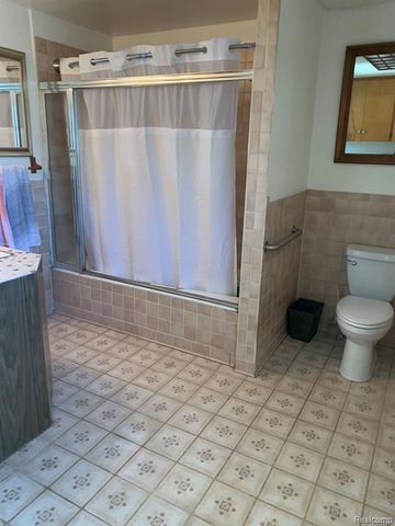 2300 S Baldwin Road, Lake Orion, MI 48360