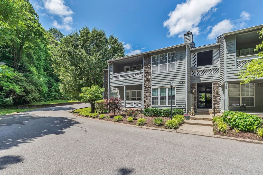 212 Post Creek Rd, Nashville, TN 37221