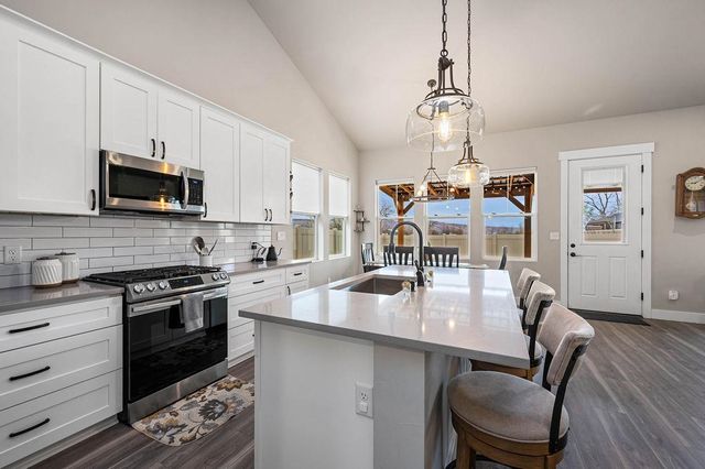 819 RED APPLE ROAD, Grand Junction, CO 81505