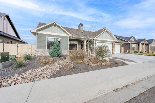 819 RED APPLE ROAD, Grand Junction, CO 81505