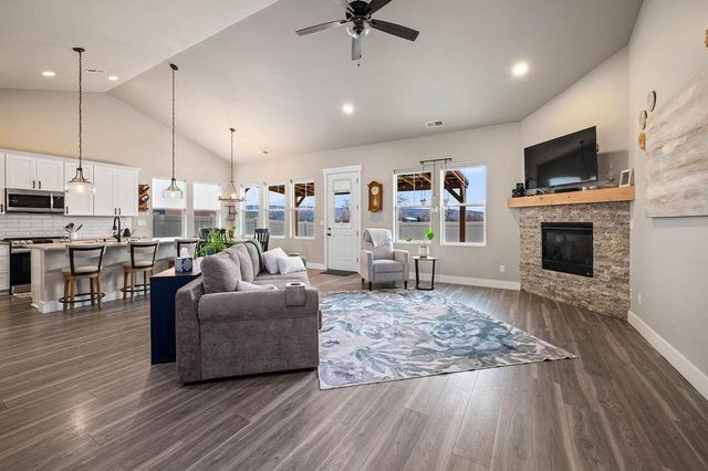 819 RED APPLE ROAD, Grand Junction, CO 81505