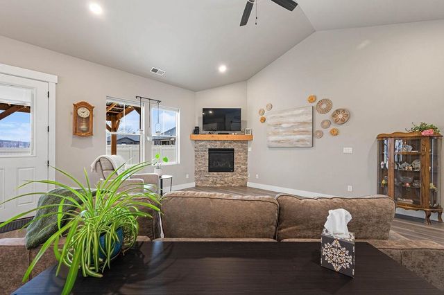 819 RED APPLE ROAD, Grand Junction, CO 81505