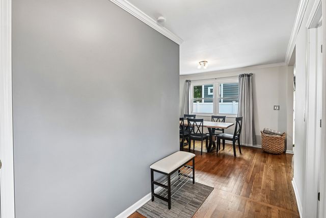 1810 N RIDGE Avenue, Arlington Heights, IL 60004
