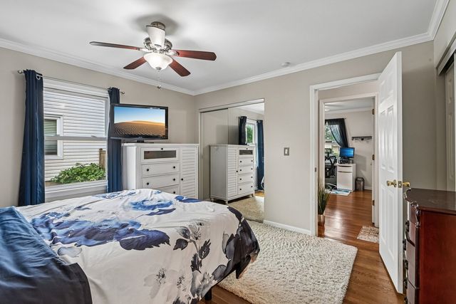1810 N RIDGE Avenue, Arlington Heights, IL 60004