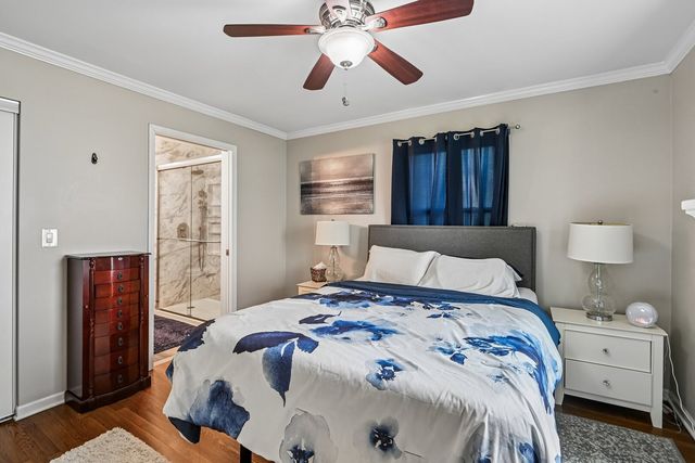 1810 N RIDGE Avenue, Arlington Heights, IL 60004