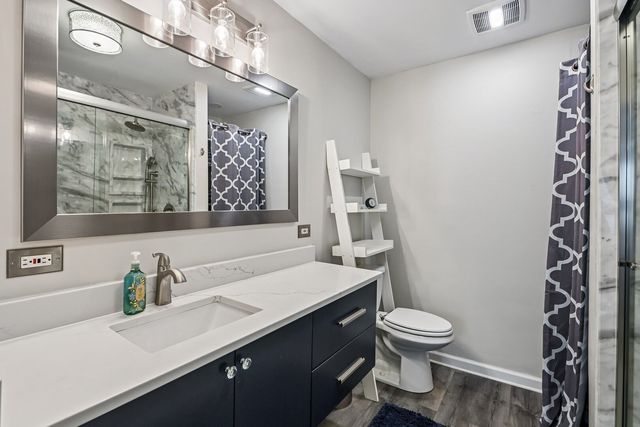 1810 N RIDGE Avenue, Arlington Heights, IL 60004