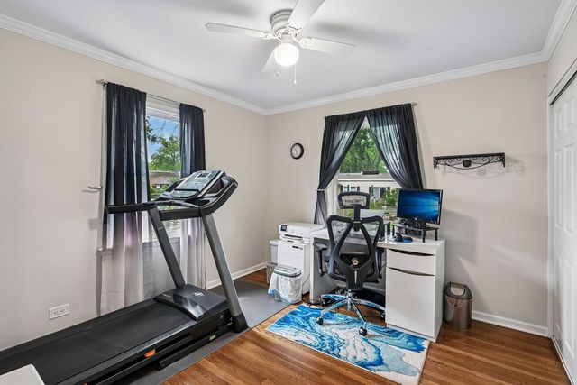 1810 N RIDGE Avenue, Arlington Heights, IL 60004