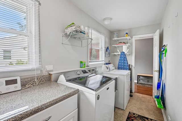 1810 N RIDGE Avenue, Arlington Heights, IL 60004