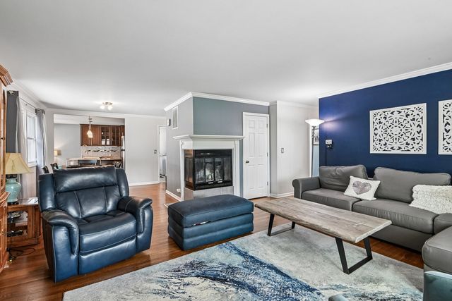 1810 N RIDGE Avenue, Arlington Heights, IL 60004