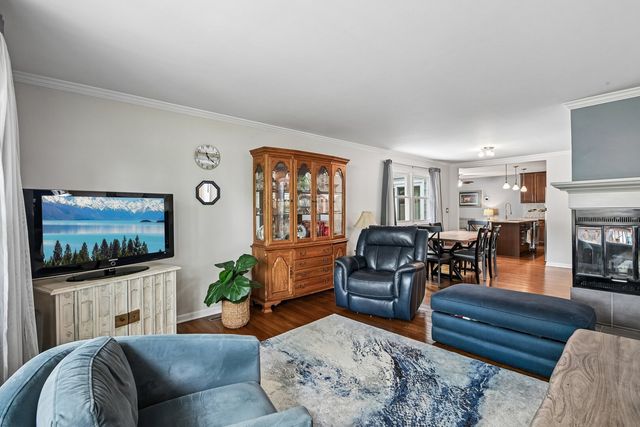 1810 N RIDGE Avenue, Arlington Heights, IL 60004