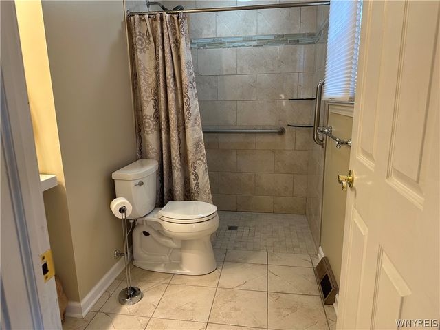 25 Wellington Court, Amherst, NY 14221