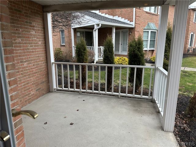 25 Wellington Court, Amherst, NY 14221