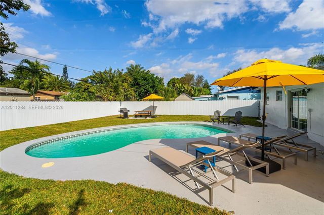 7471 Hope Street, Hollywood, FL 33024