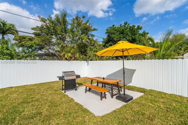 7471 Hope Street, Hollywood, FL 33024