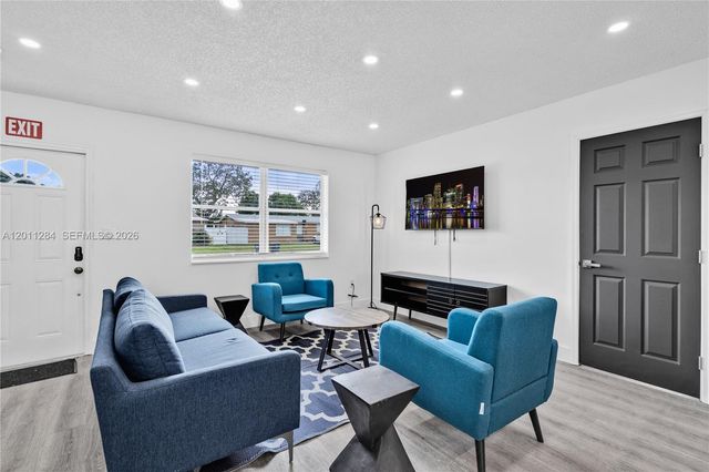 7471 Hope Street, Hollywood, FL 33024