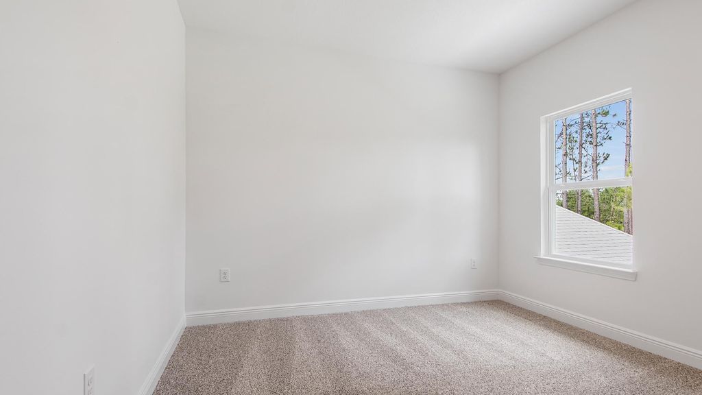 Image 20 of property listing at 2809 Wingman Way, Crestview, FL 32539