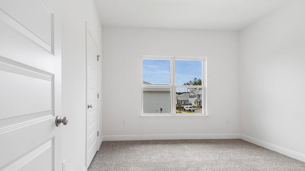 Image 27 of property listing at 2809 Wingman Way, Crestview, FL 32539