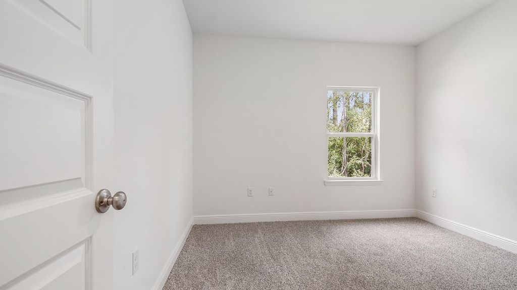 Image 30 of property listing at 2809 Wingman Way, Crestview, FL 32539