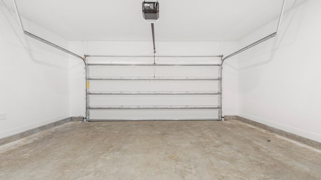 Image 34 of property listing at 2809 Wingman Way, Crestview, FL 32539