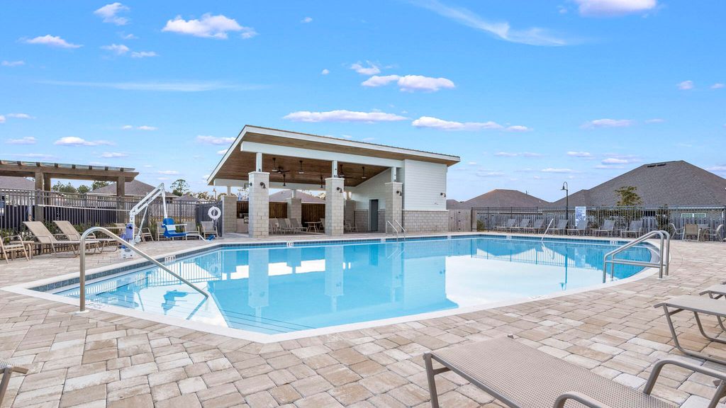 Image 35 of property listing at 2809 Wingman Way, Crestview, FL 32539