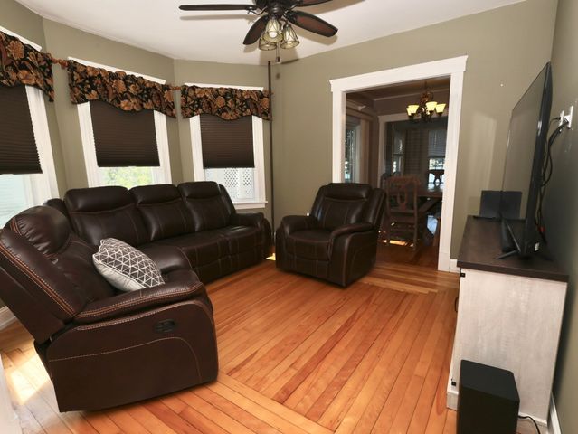 37 Proctor St, Worcester, MA 01606
