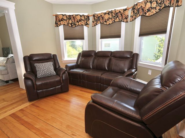 37 Proctor St, Worcester, MA 01606