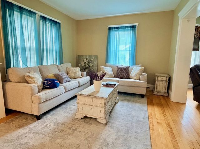 37 Proctor St, Worcester, MA 01606
