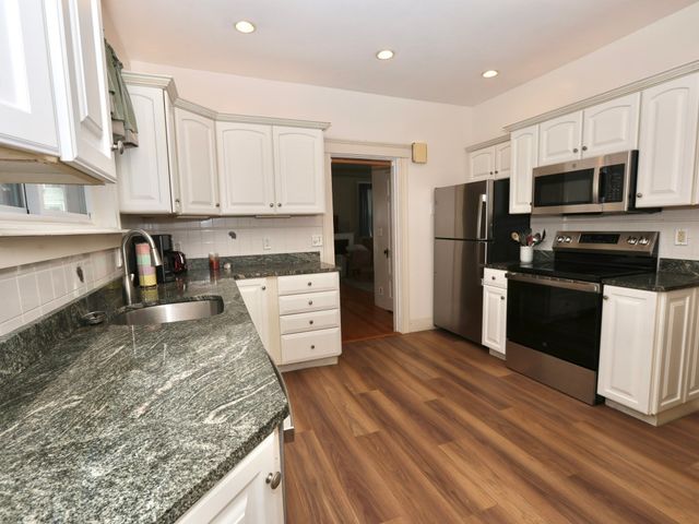 37 Proctor St, Worcester, MA 01606