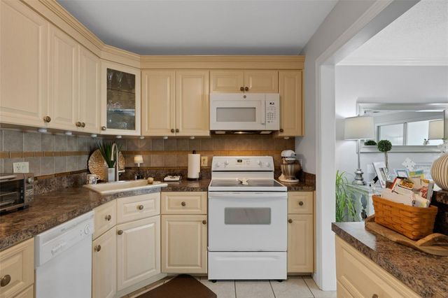 115 ELMWOOD CIRCLE 115, Seminole, FL 33777