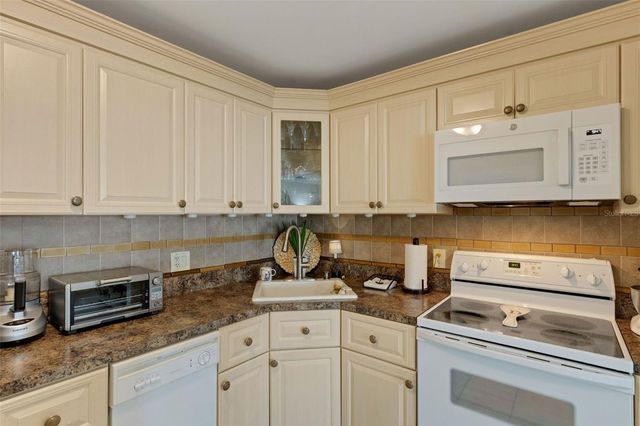 115 ELMWOOD CIRCLE 115, Seminole, FL 33777