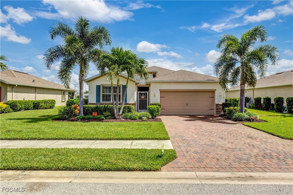 3150 Amadora CIR, Cape Coral, FL 33909
