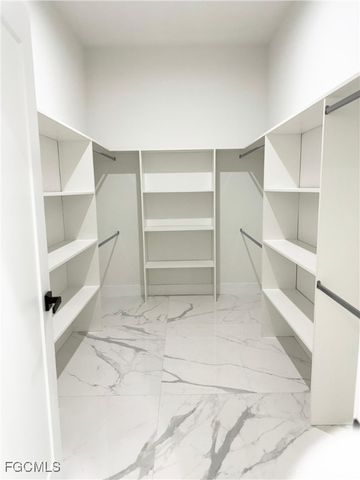 5008 N Obispo CIR, Labelle, FL 33935