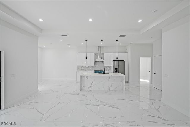 5008 N Obispo CIR, Labelle, FL 33935