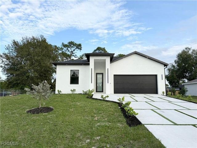 5008 N Obispo CIR, Labelle, FL 33935