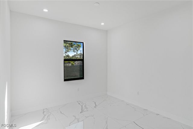 5008 N Obispo CIR, Labelle, FL 33935