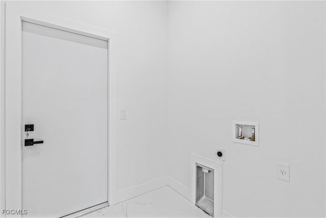 5008 N Obispo CIR, Labelle, FL 33935