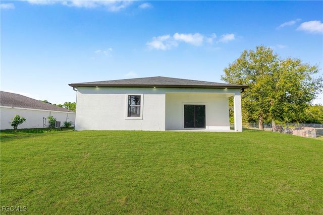 5008 N Obispo CIR, Labelle, FL 33935