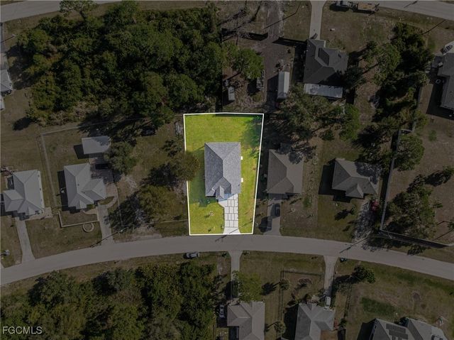 5008 N Obispo CIR, Labelle, FL 33935