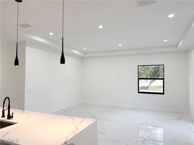 5008 N Obispo CIR, Labelle, FL 33935