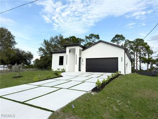 5008 N Obispo CIR, Labelle, FL 33935