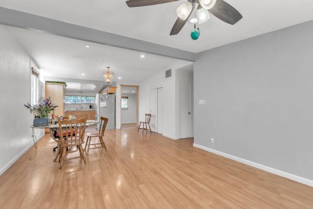 945 Sharian St, West Sacramento, CA 95605