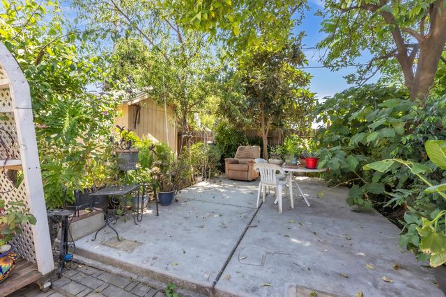 945 Sharian St, West Sacramento, CA 95605