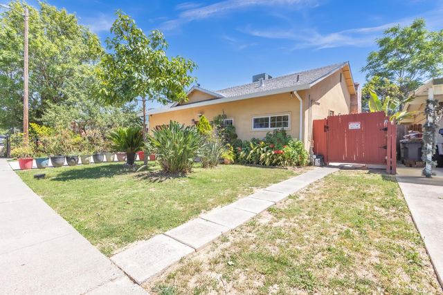 945 Sharian St, West Sacramento, CA 95605